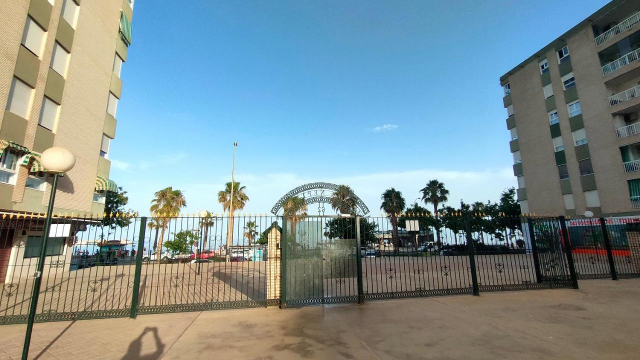 El Barquito Del Abuelo Apartment Malaga Bagian luar foto